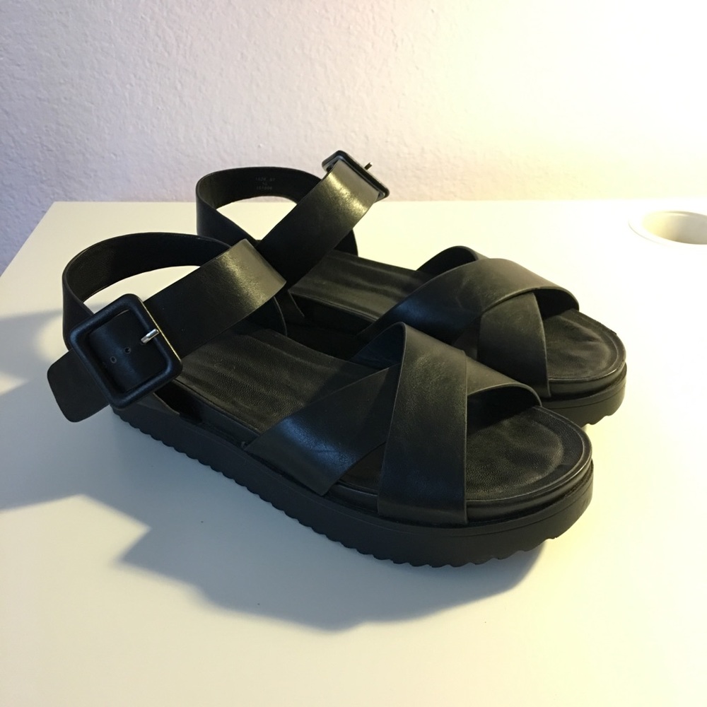 PLATFORM SANDALS